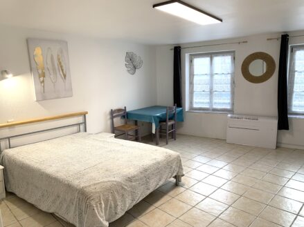 Limoges Haute-Vienne Logement n°09 -2- Lit fenêtre