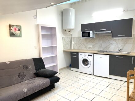 Limoges Haute-Vienne Logement n°10 -1- Canapé cuisine