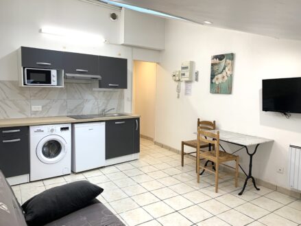 Limoges Haute-Vienne Logement n°10 -2- Cuisnine entrée